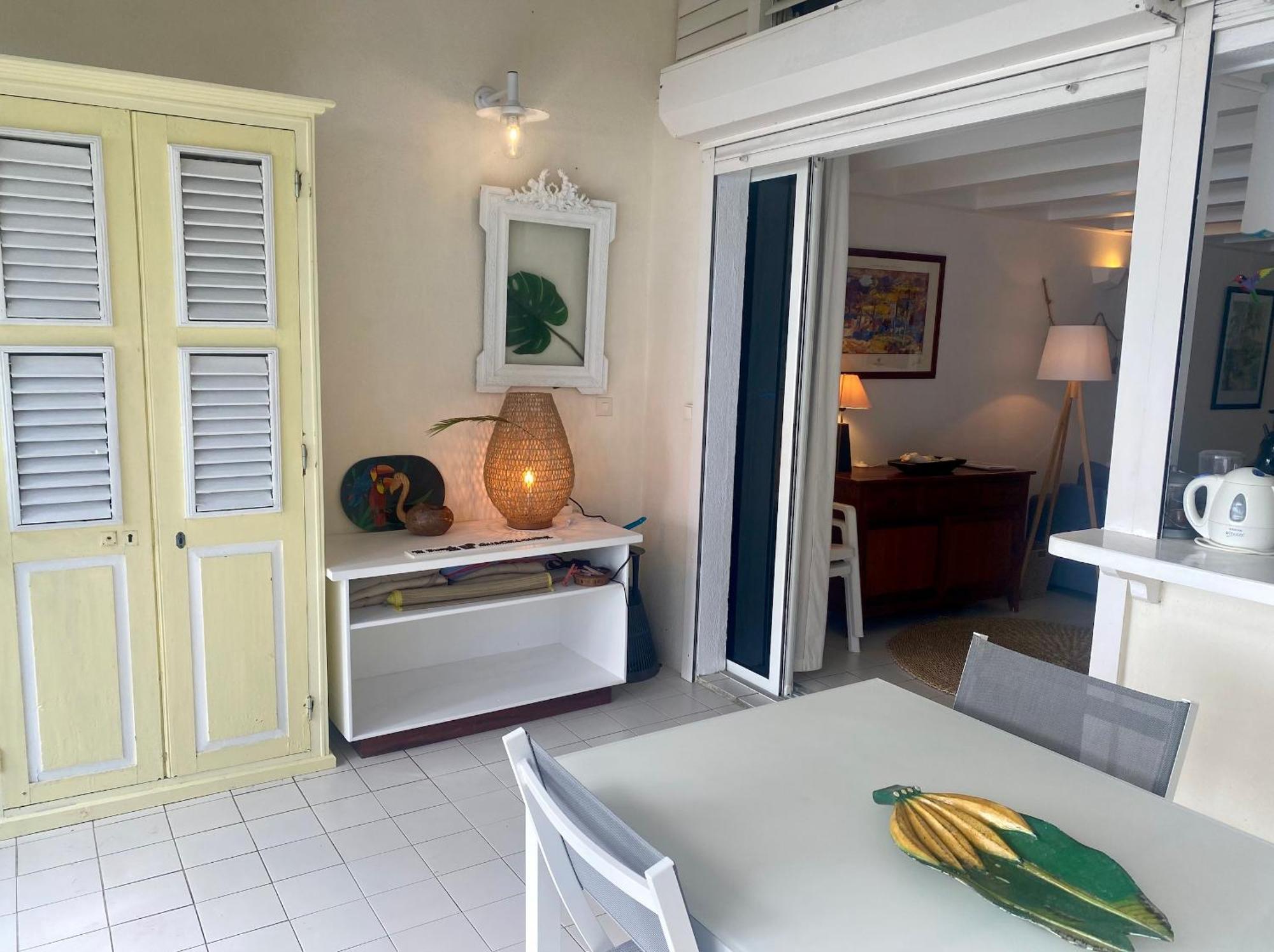 Bungalow Anolis Face A La Mer A 2 Min De La Plage. Terre-De-Haut Exterior photo
